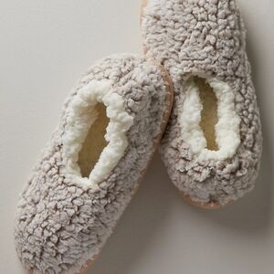 BRAND NEW IN PACKAGE Free People Soft Sherpa Ballerina Slippers S/M
